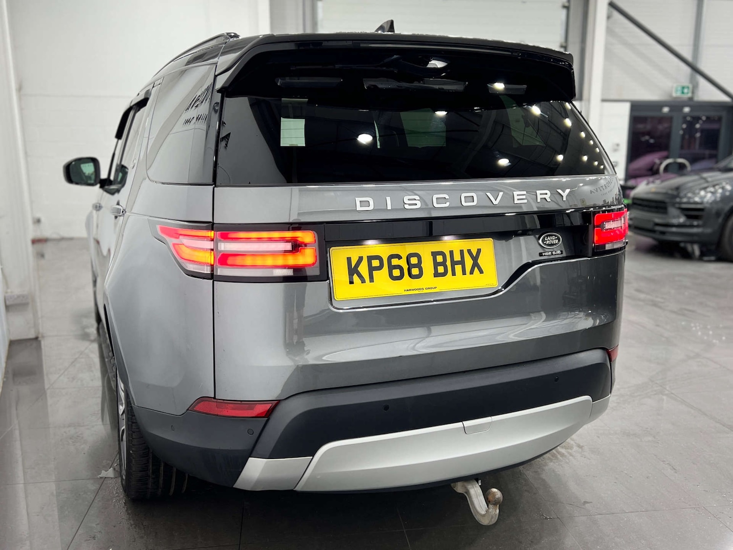 Used Land Rover Discovery 2018 for sale - 76343762: Photo 11