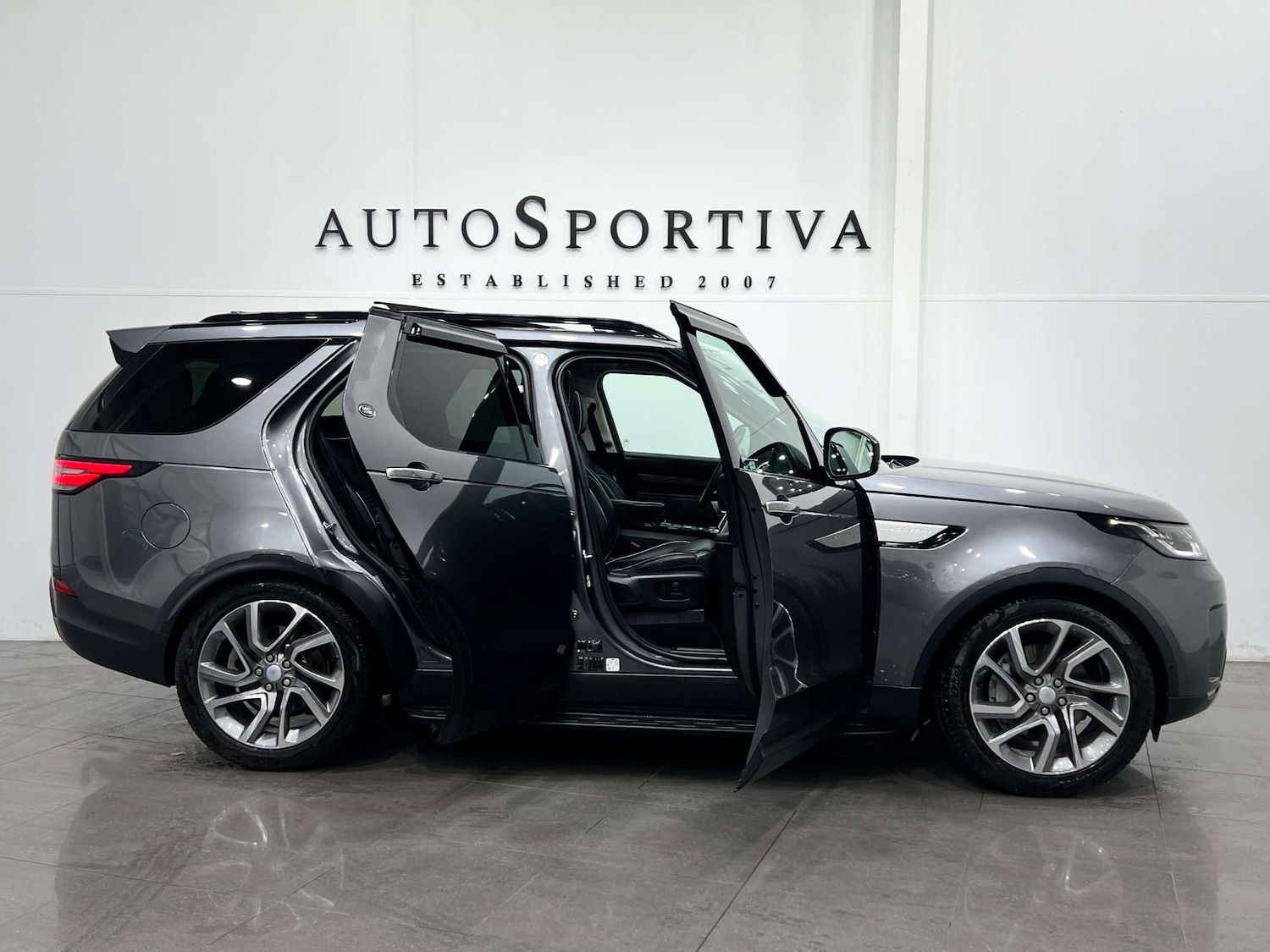 Used Land Rover Discovery 2018 for sale - 76343762: Photo 15