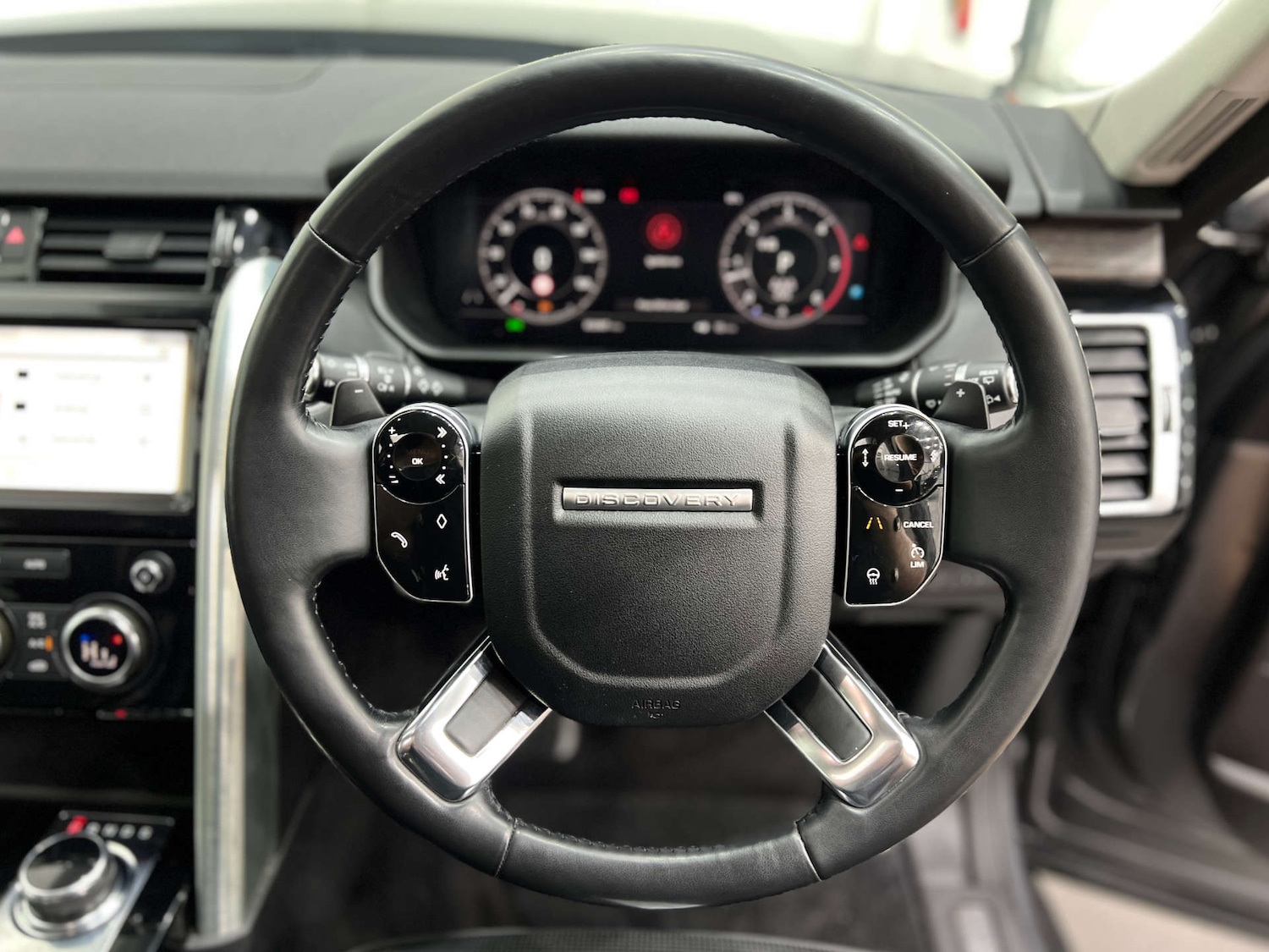 Used Land Rover Discovery 2018 for sale - 76343762: Photo 17