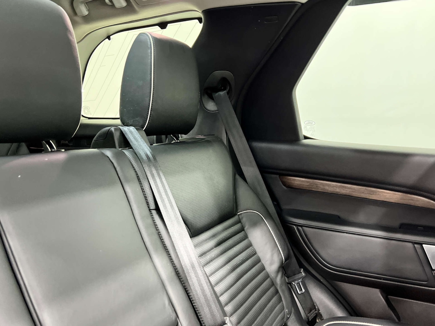 Used Land Rover Discovery 2018 for sale - 76343762: Photo 30