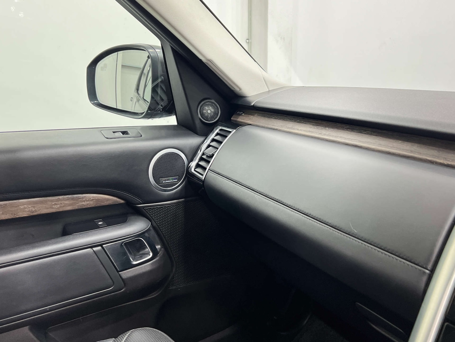 Used Land Rover Discovery 2018 for sale - 76343762: Photo 35