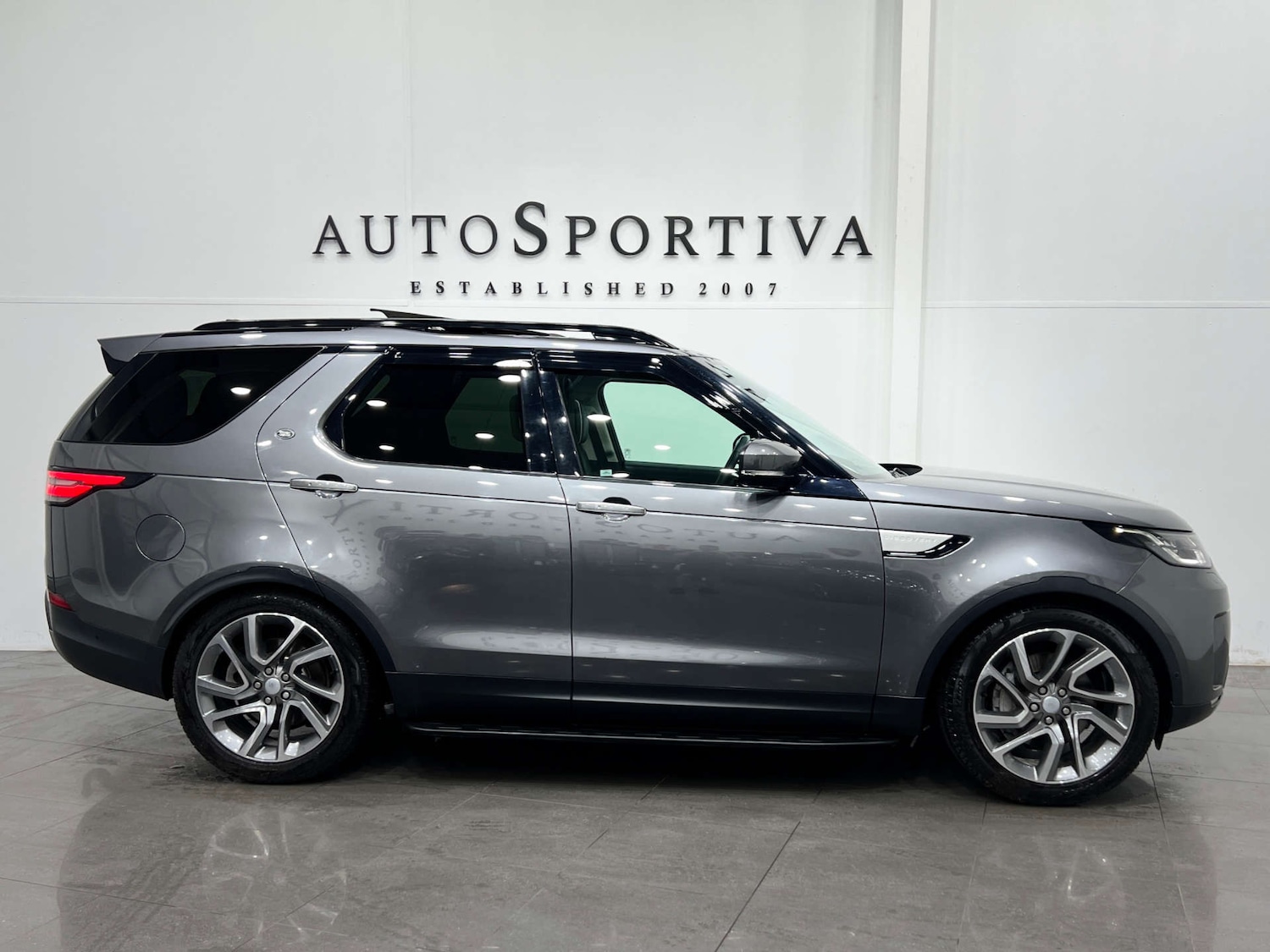 Used Land Rover Discovery 2018 for sale - 76343762: Photo 6