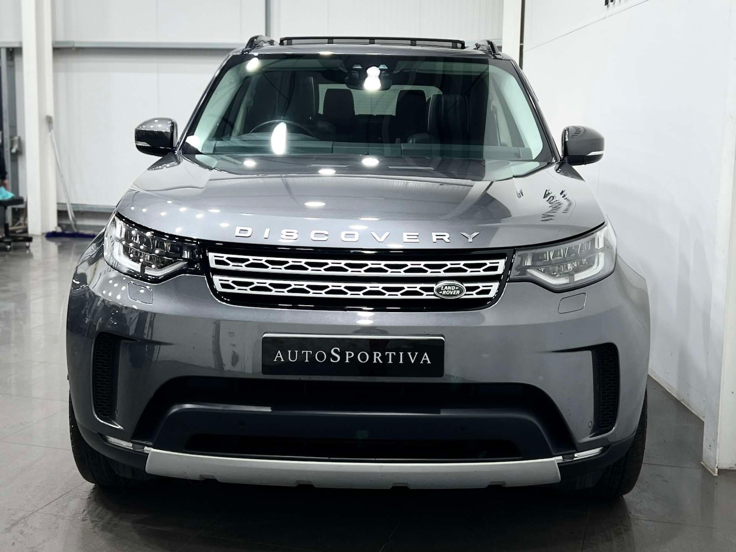 Used Land Rover Discovery 2018 for sale - 76343762: Photo 8