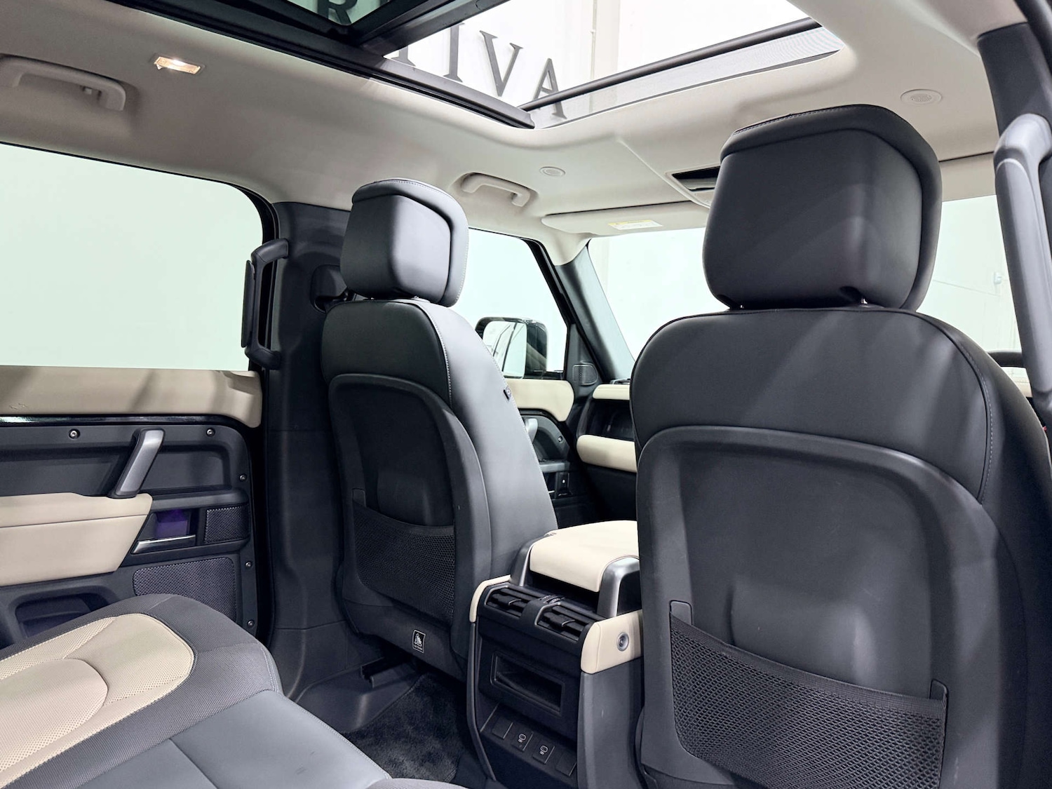 Used Land Rover Defender 2024 for sale - 77833925: Photo 18