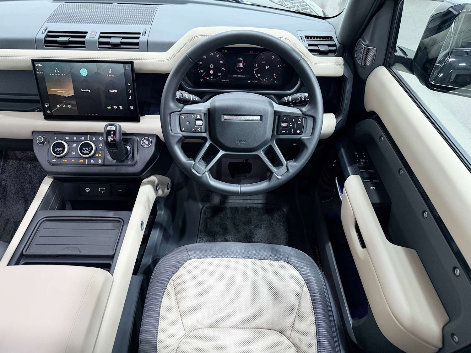 Used Land Rover Defender 2024 for sale - 77833925: Photo 23