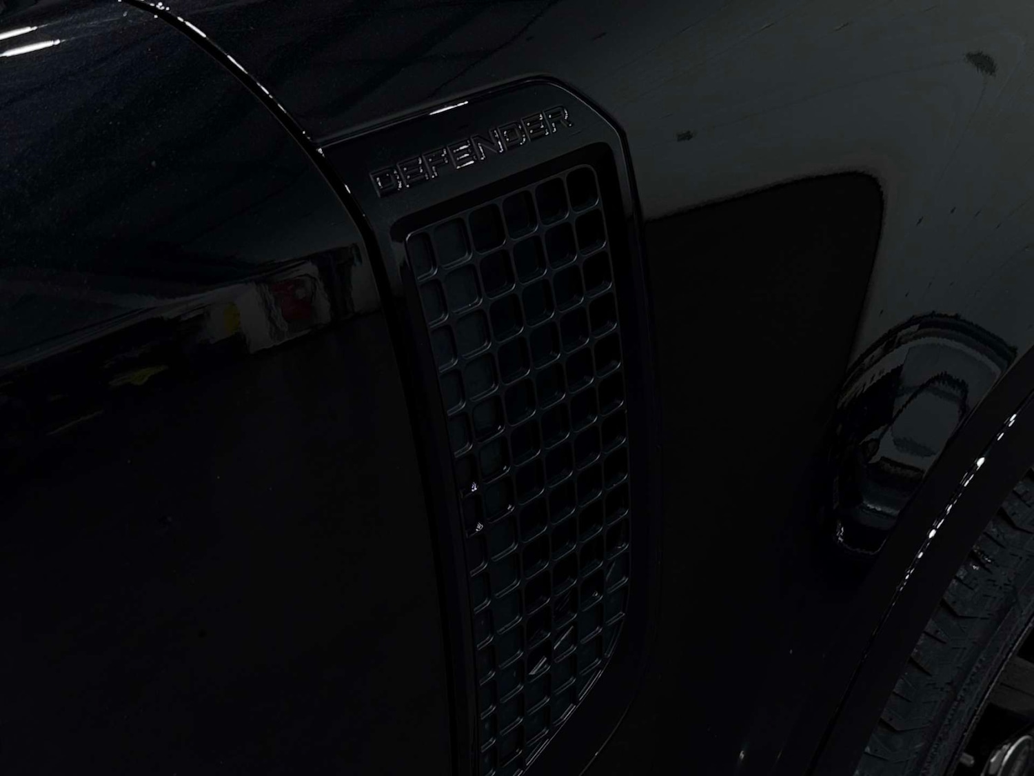 Used Land Rover Defender 2024 for sale - 77833925: Photo 31