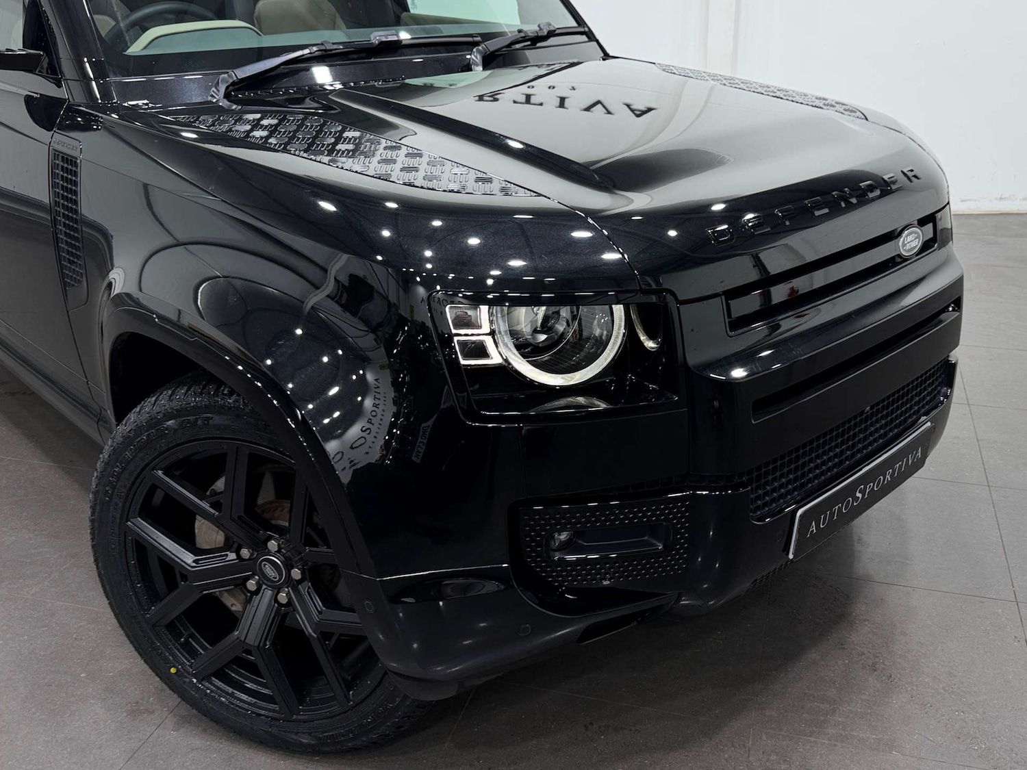 Used Land Rover Defender 2024 for sale - 77833925: Photo 32