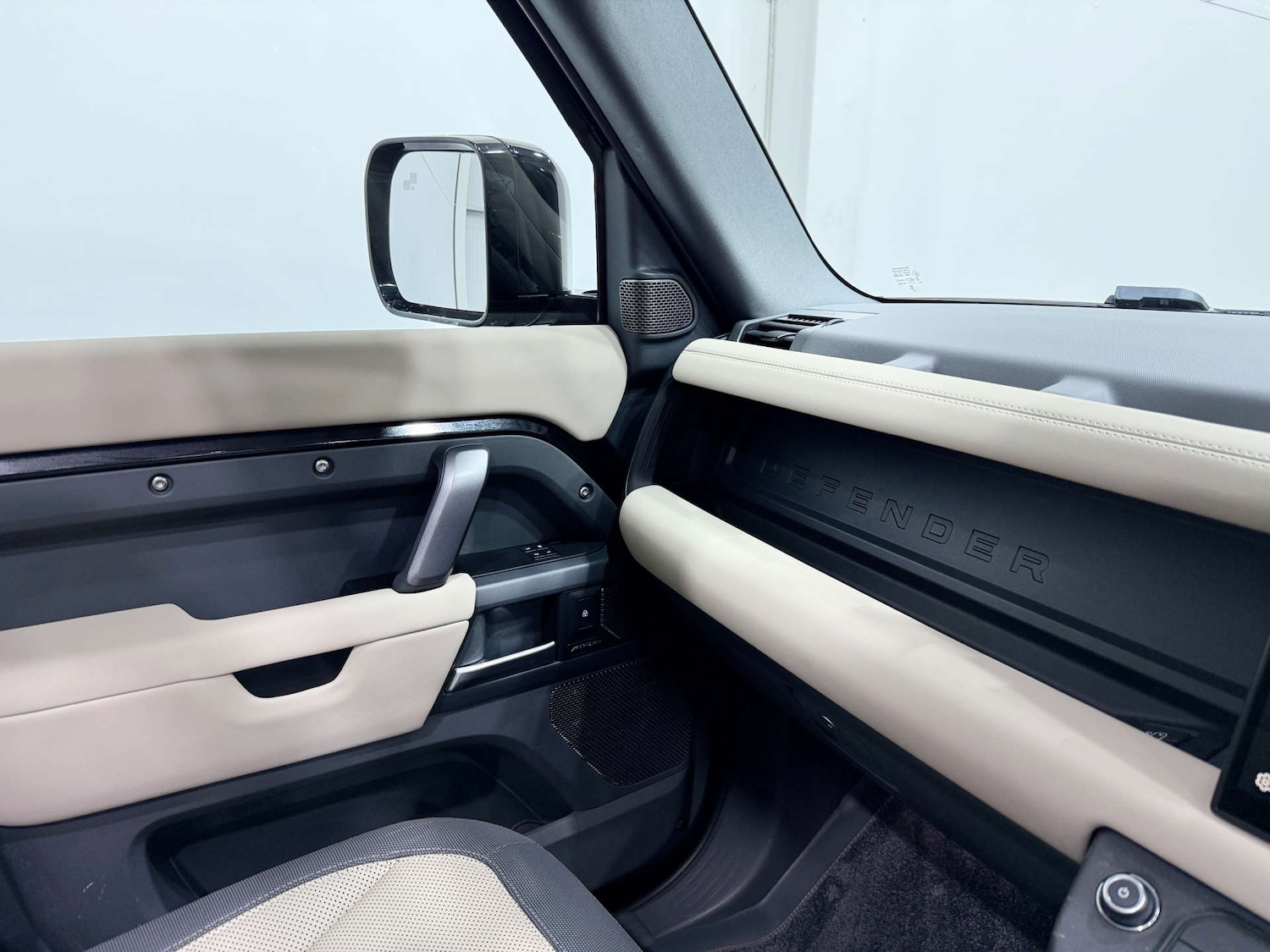 Used Land Rover Defender 2024 for sale - 77833925: Photo 35