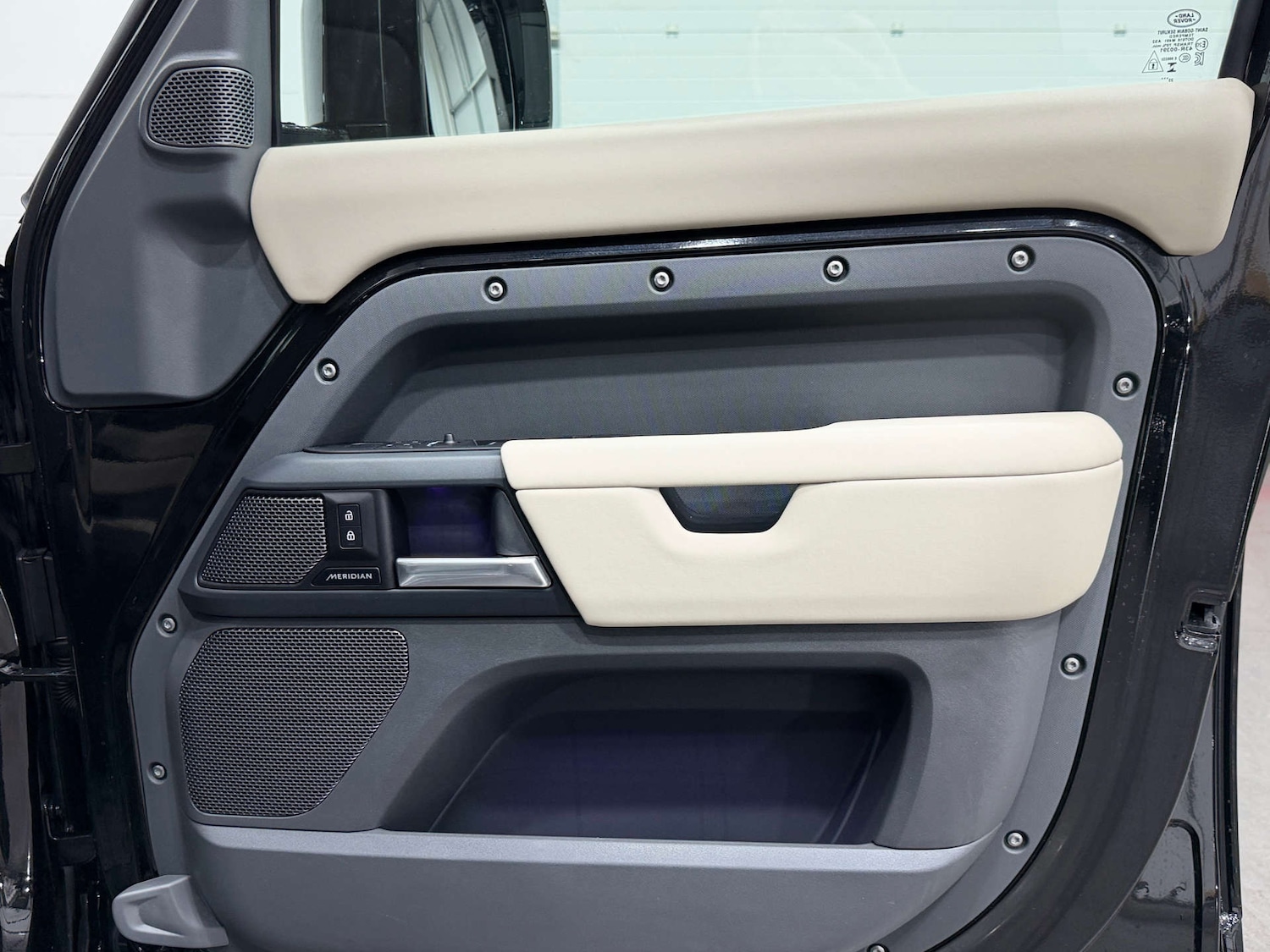 Used Land Rover Defender 2024 for sale - 77833925: Photo 36