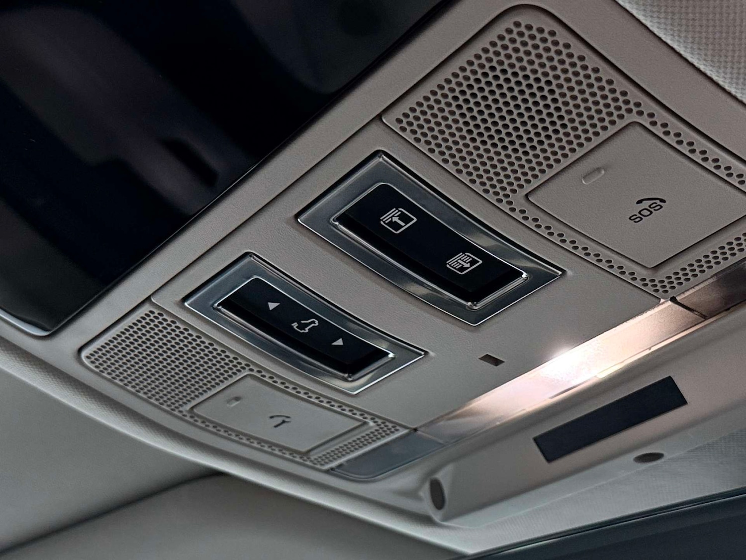 Used Land Rover Defender 2024 for sale - 77833925: Photo 42