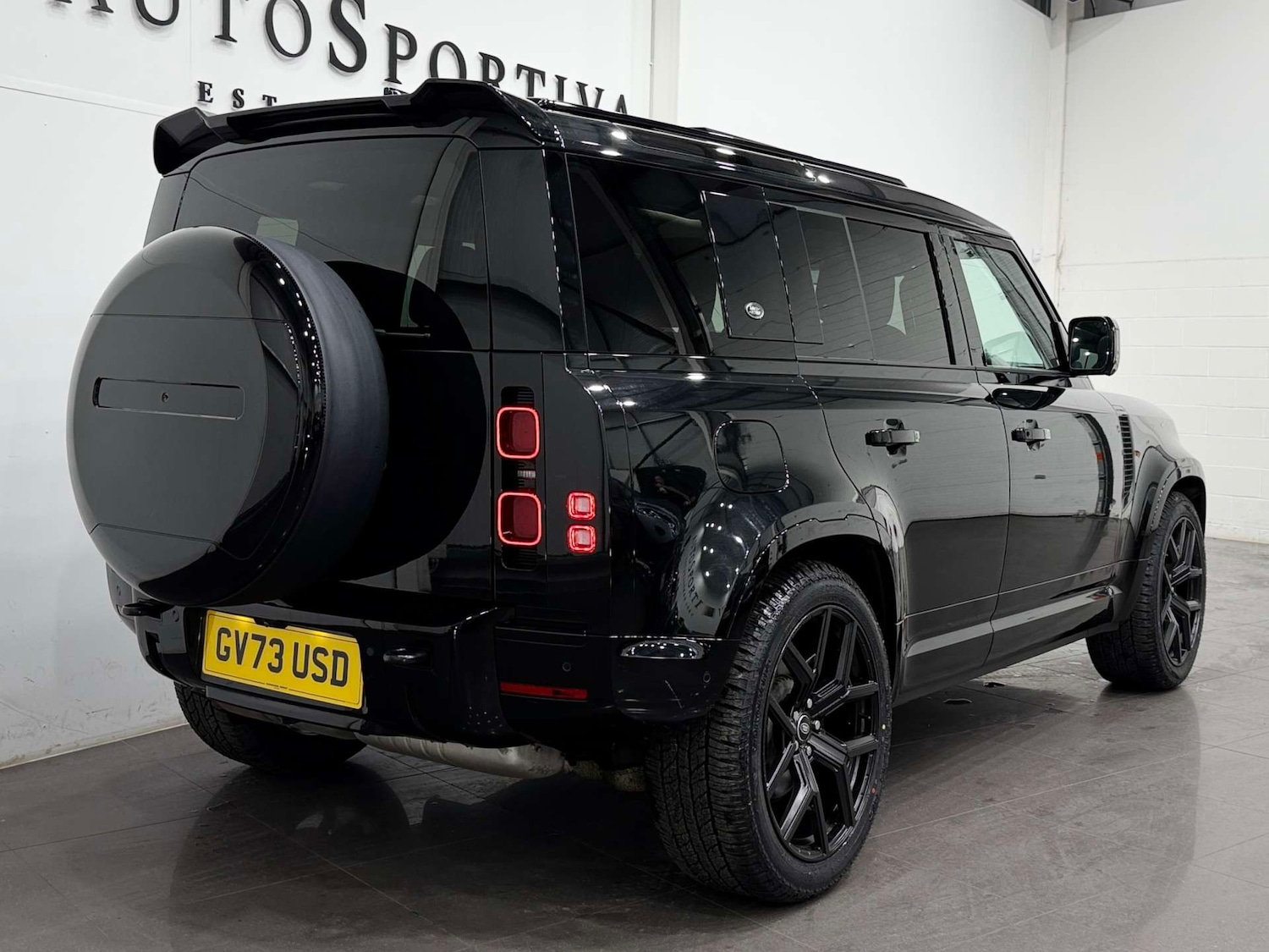 Used Land Rover Defender 2024 for sale - 77833925: Photo 6