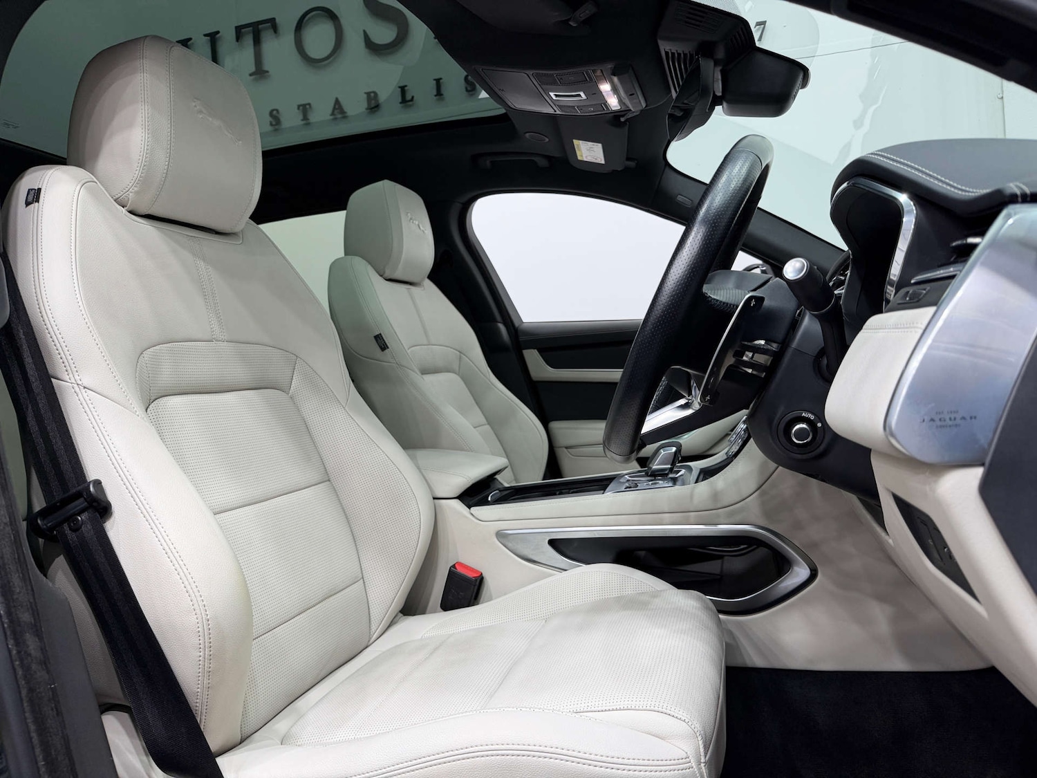 Used Jaguar F-Pace 2022 for sale - 77833958: Photo 2