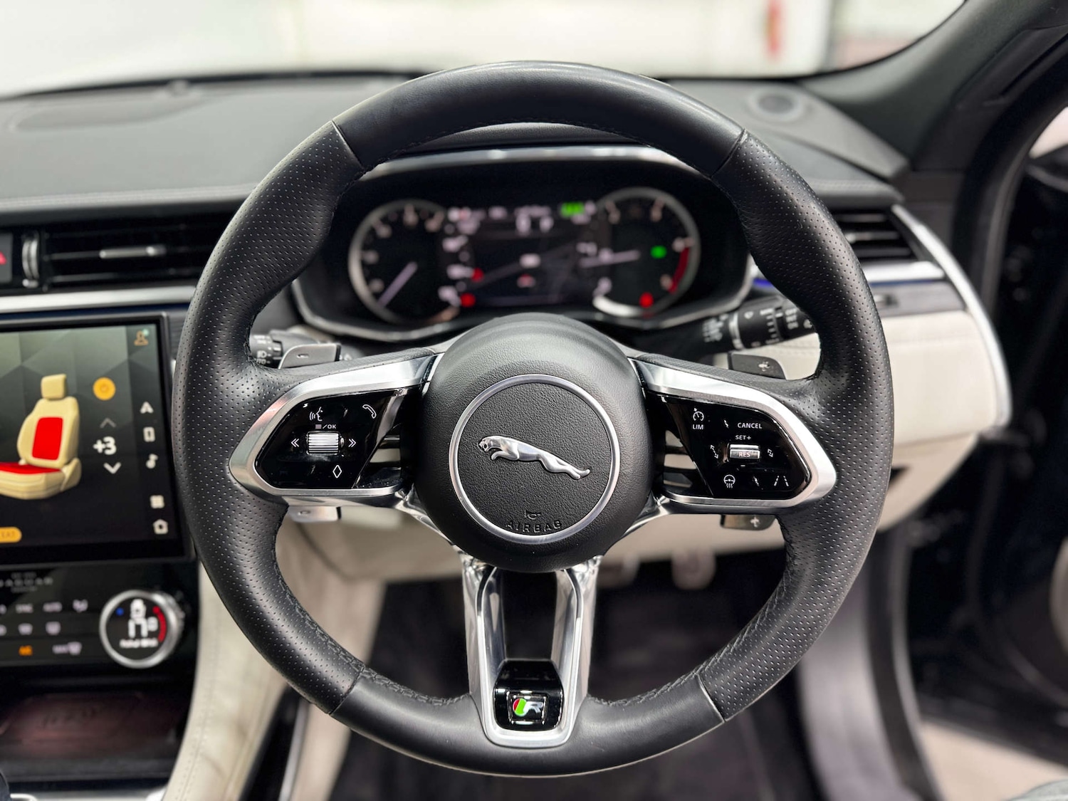 Used Jaguar F-Pace 2022 for sale - 77833958: Photo 23