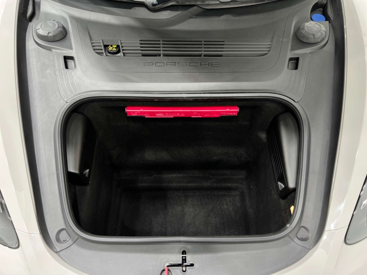 Used Porsche Cayman 2020 for sale - 76686713: Photo 38