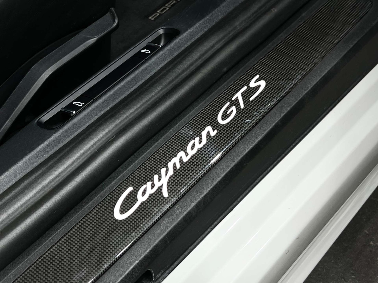 Used Porsche Cayman 2020 for sale - 76686713: Photo 39