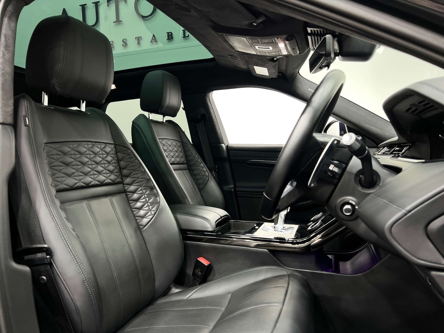 Used Land Rover Range Rover Evoque 2021 for sale - 76231908: Photo 2