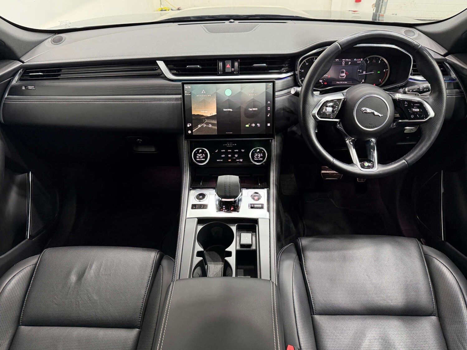 Used Jaguar F-Pace 2023 for sale - 77833896: Photo 22