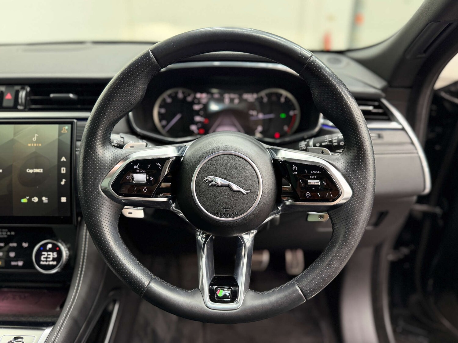 Used Jaguar F-Pace 2023 for sale - 77833896: Photo 24