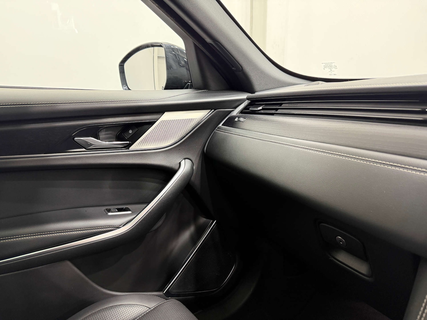 Used Jaguar F-Pace 2023 for sale - 77833896: Photo 37