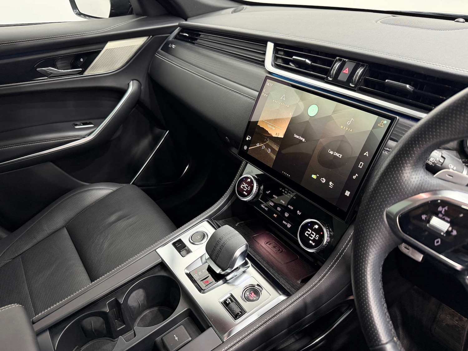 Used Jaguar F-Pace 2023 for sale - 77833896: Photo 43