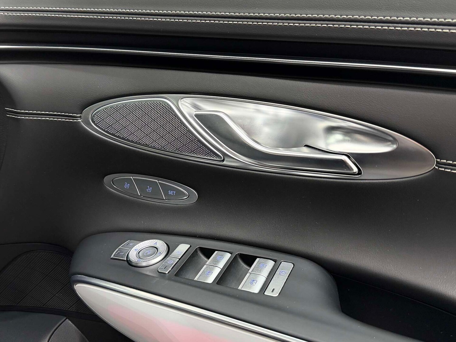 Used Genesis GV70 2023 for sale - 77035650: Photo 37