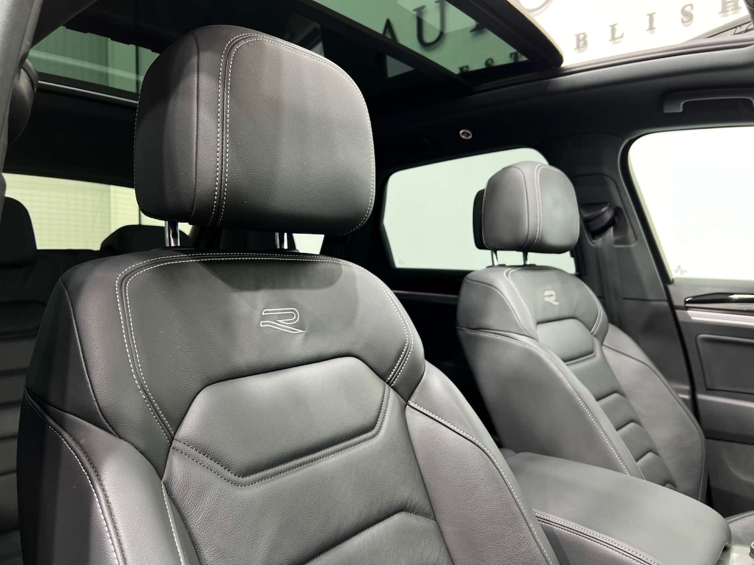 Used Volkswagen Touareg 2021 for sale - 76181568: Photo 32