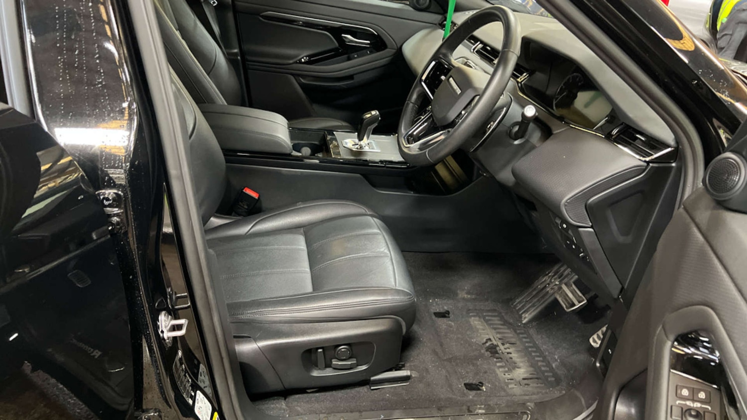 Used Land Rover Range Rover Evoque 2023 for sale - 76422520: Photo 2