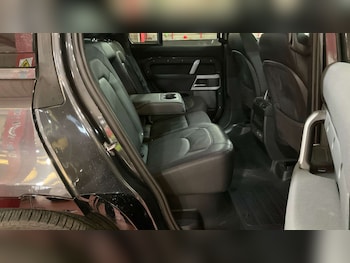 Used Land Rover Defender 2023 for sale - 77847547: Photo