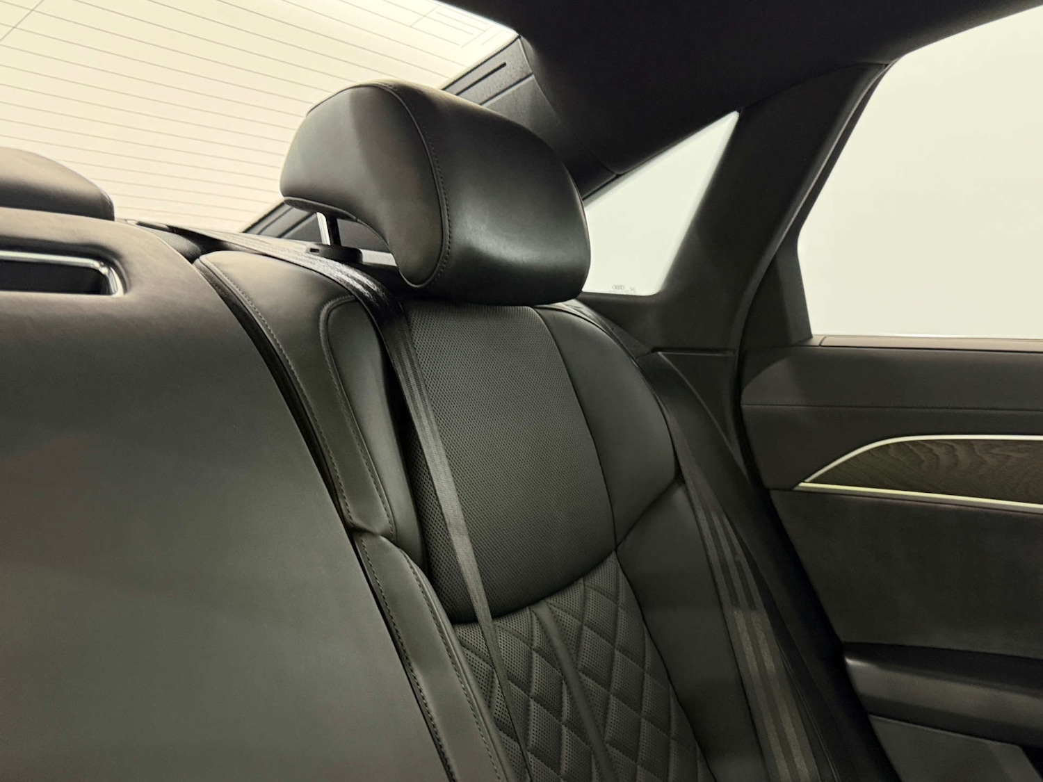 Used Audi A8 2022 for sale - 76637982: Photo 14