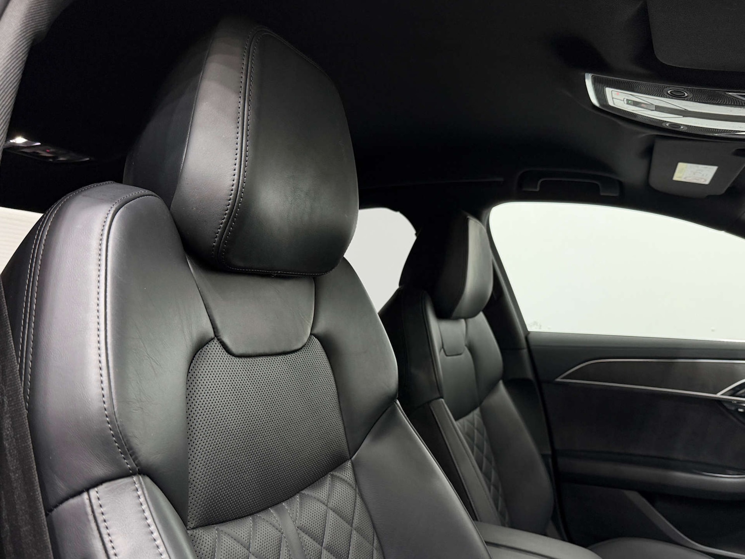 Used Audi A8 2022 for sale - 76637982: Photo 32