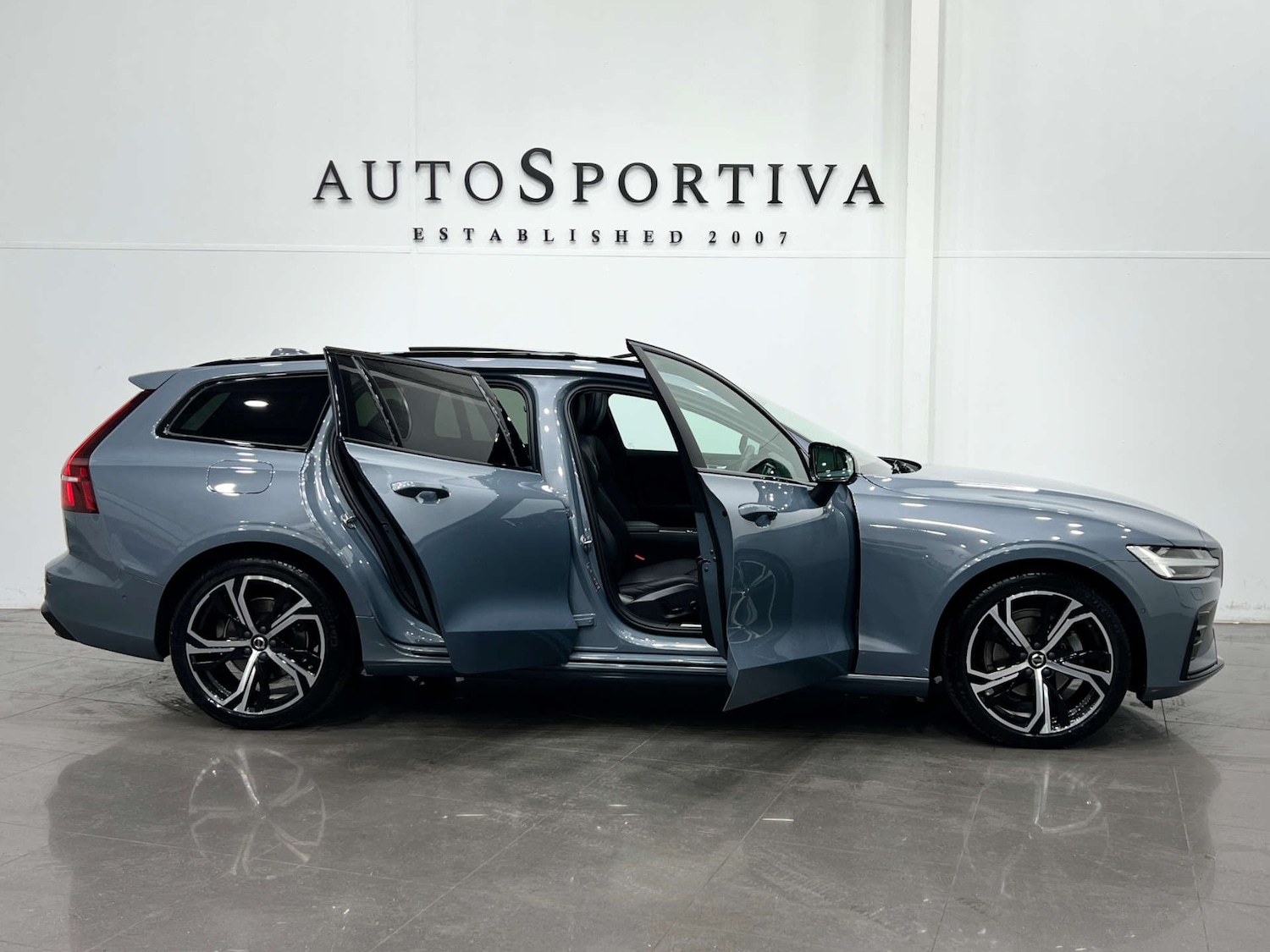 Used Volvo V60 2023 for sale - 76037418: Photo 16