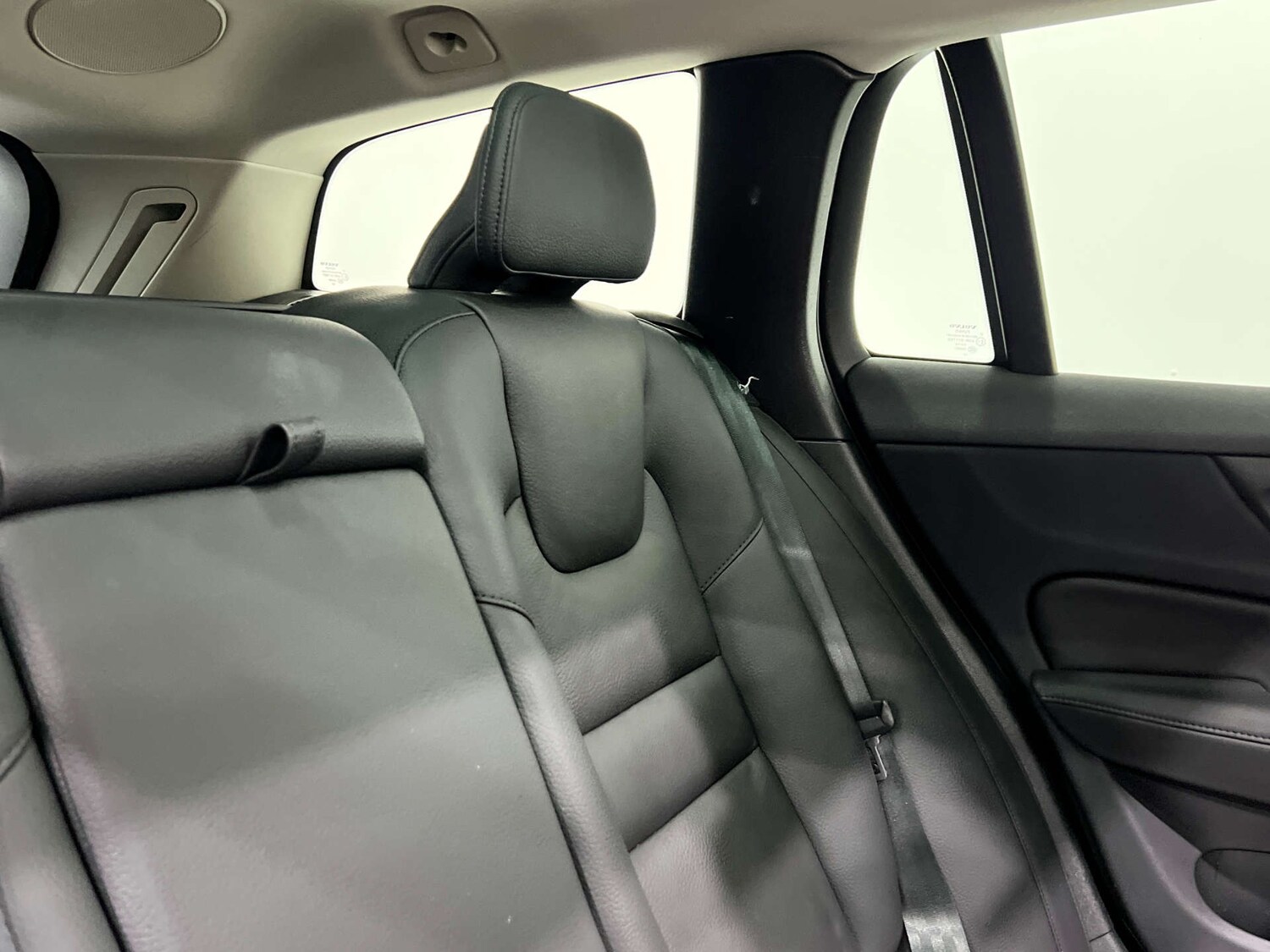 Used Volvo V60 2023 for sale - 76037418: Photo 30