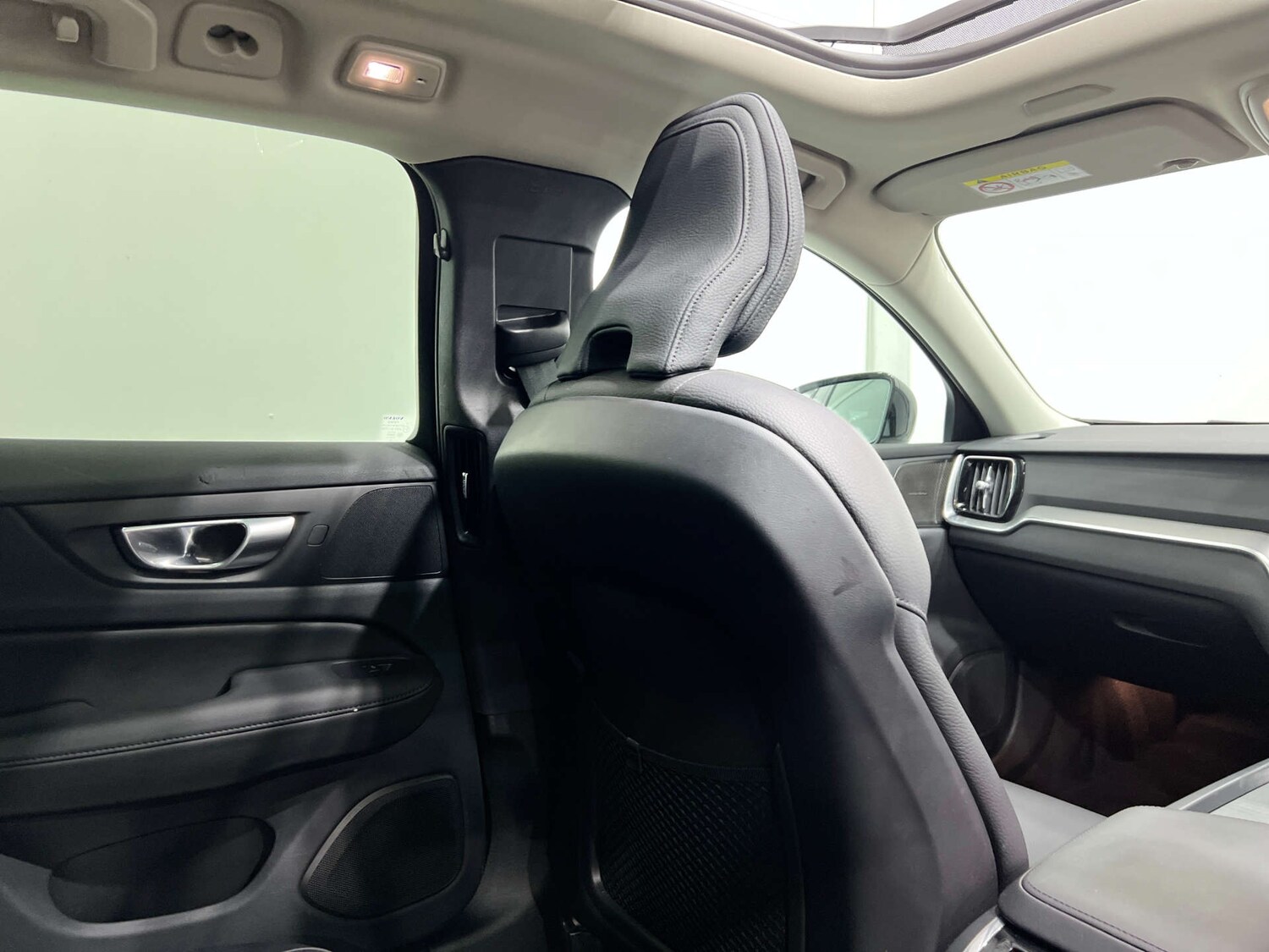 Used Volvo V60 2023 for sale - 76037418: Photo 33