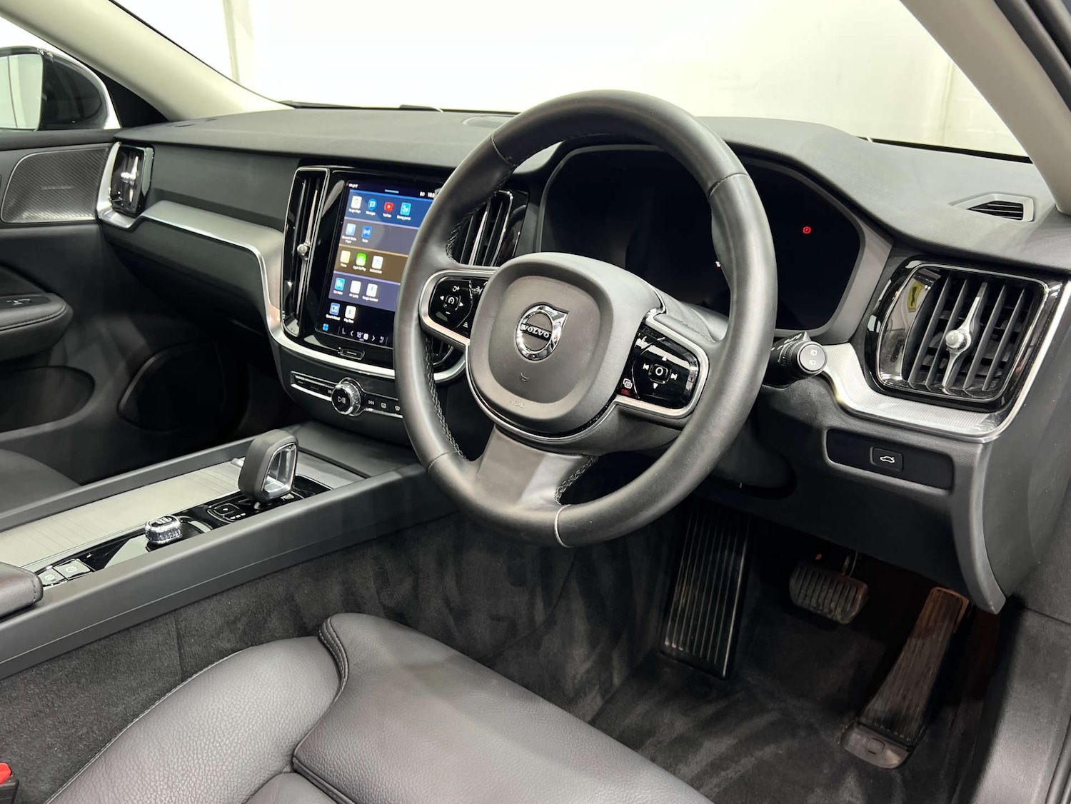 Used Volvo V60 2023 for sale - 76037418: Photo 35