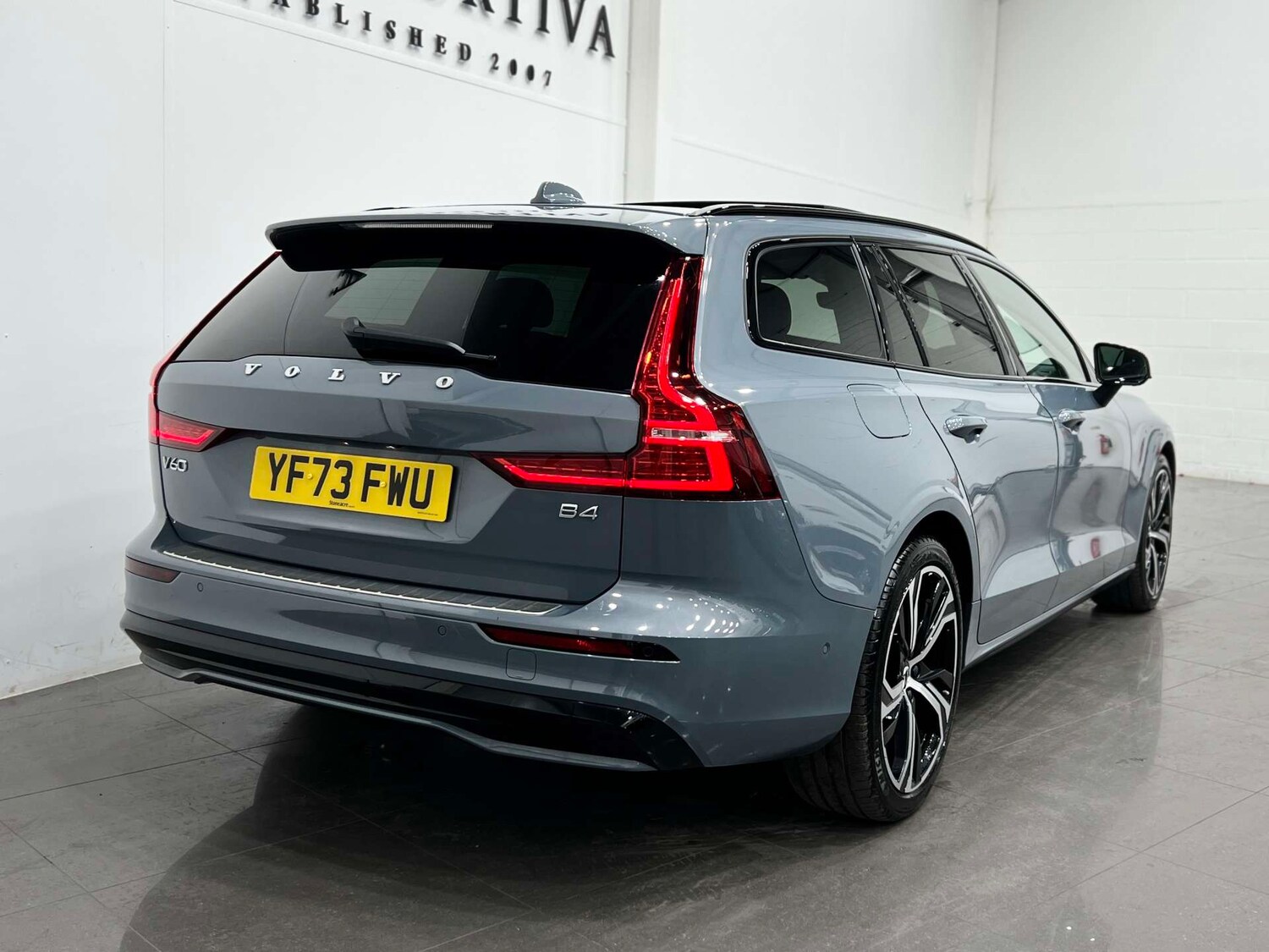 Used Volvo V60 2023 for sale - 76037418: Photo 5