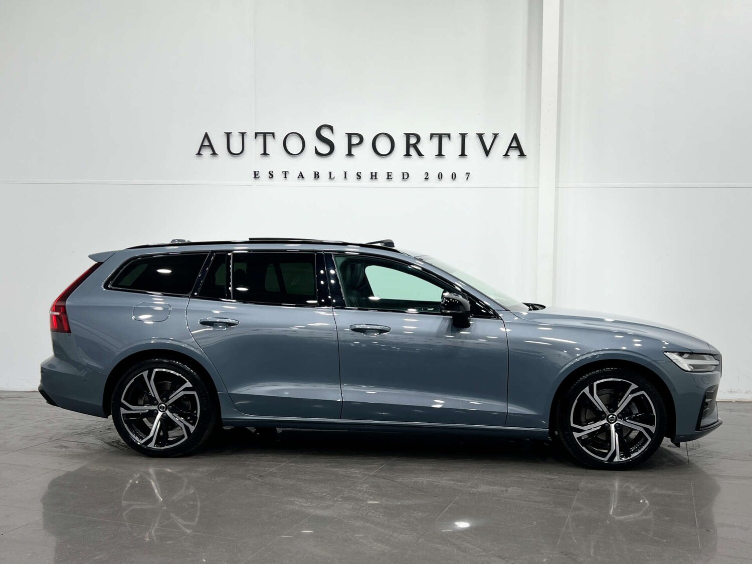 Used Volvo V60 2023 for sale - 76037418: Photo 6