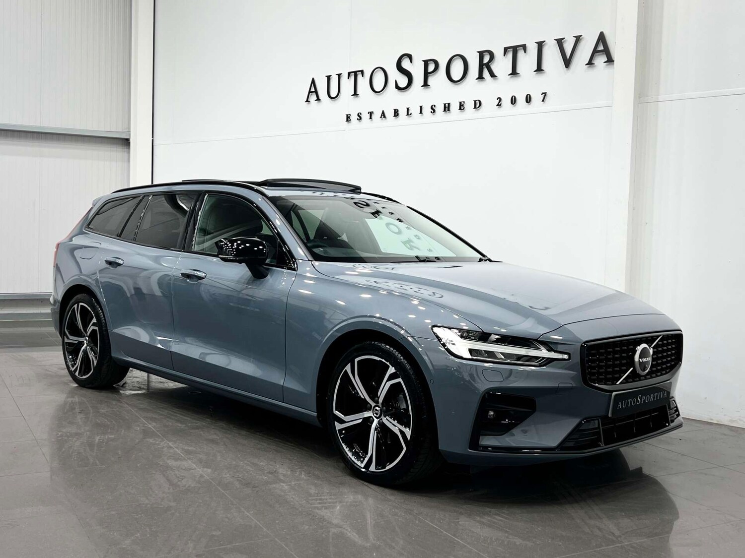 Used Volvo V60 2023 for sale - 76037418: Photo 7