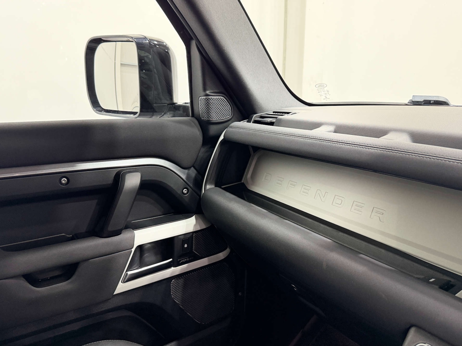 Used Land Rover Defender 2021 for sale - 78097425: Photo 39