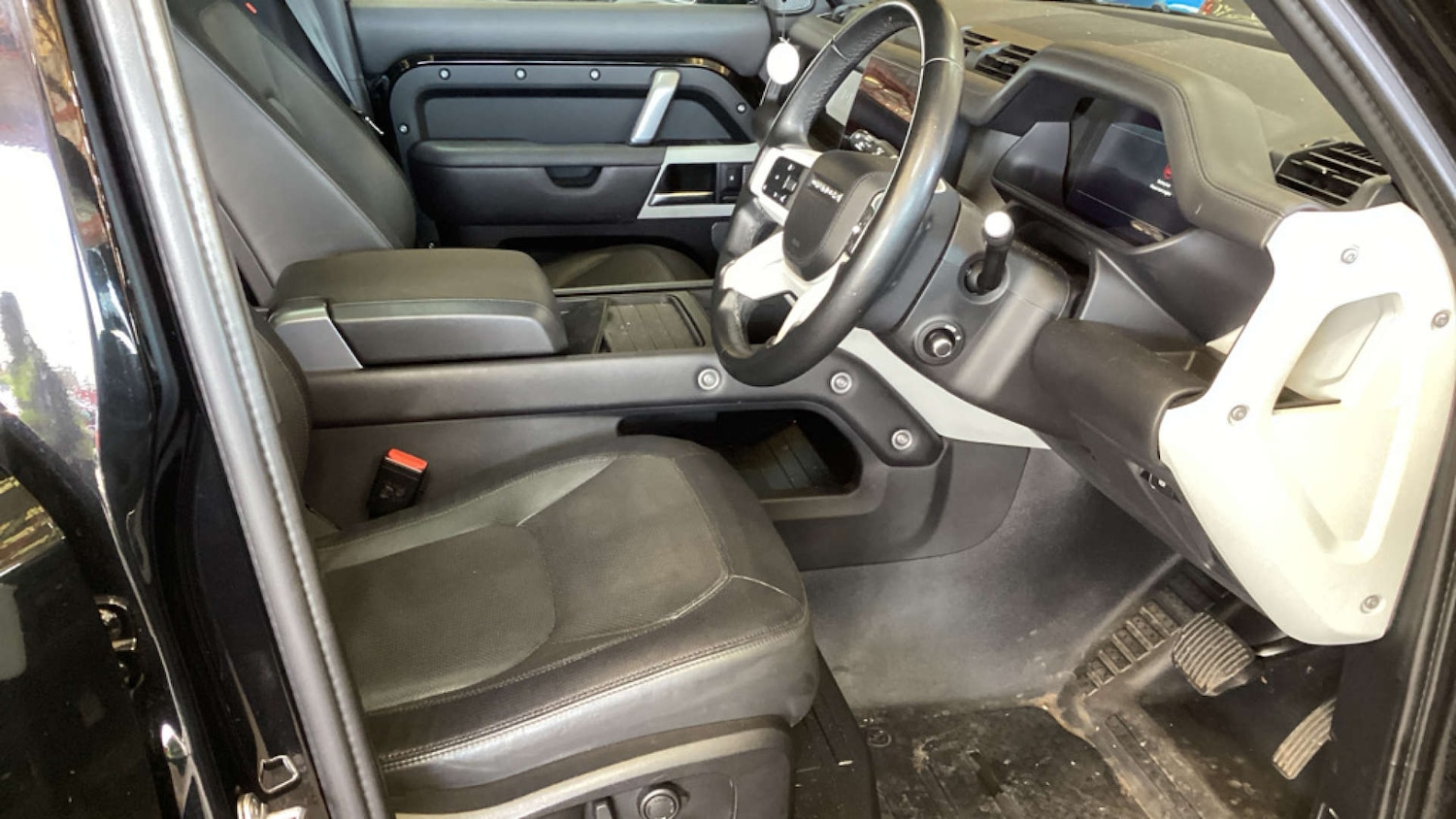 Used Land Rover Defender 2022 for sale - 78031089: Photo 2