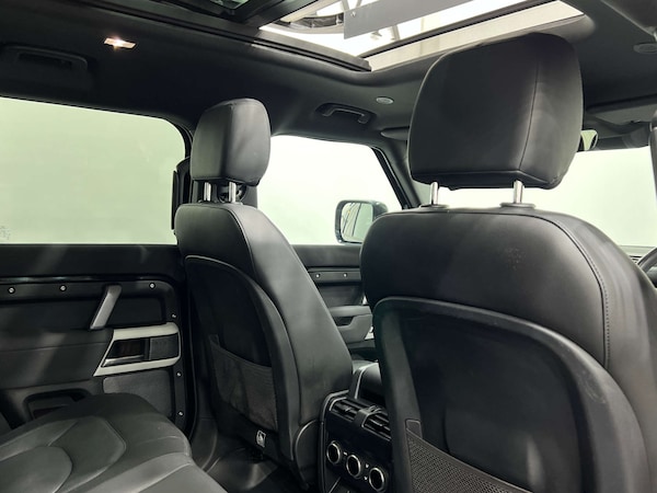 Used Land Rover Defender 2022 for sale - 76037419: Photo 19