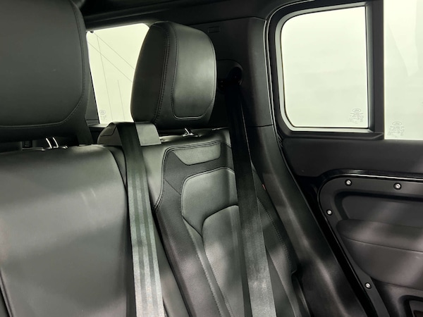 Used Land Rover Defender 2022 for sale - 76037419: Photo 24