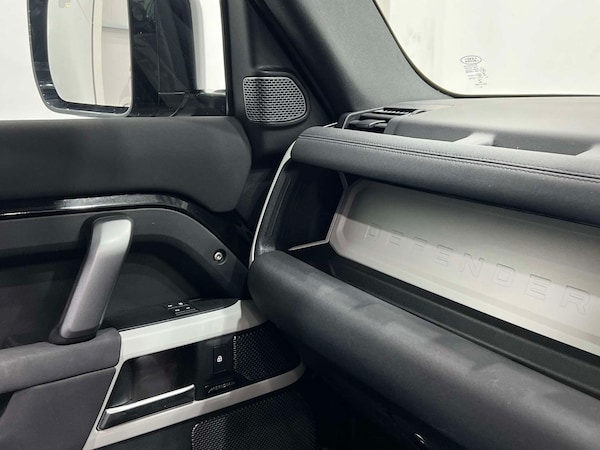 Used Land Rover Defender 2022 for sale - 76037419: Photo 46
