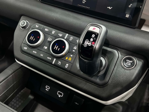 Used Land Rover Defender 2022 for sale - 76037419: Photo 49