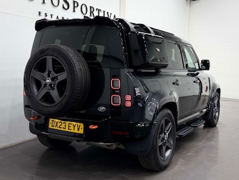 Used Land Rover Defender 2023 for sale - 79009961: Photo
