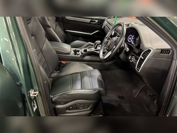 Used Porsche Cayenne 2023 for sale - 75807371: Photo