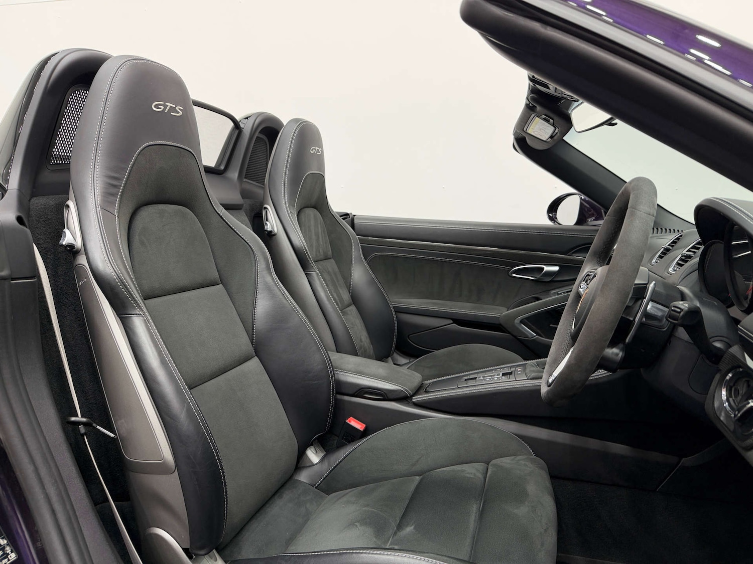 Used Porsche Other 2022 for sale - 76354276: Photo 2
