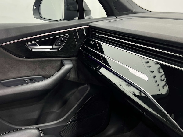 Used Audi Q7 2021 for sale - 76277559: Photo 39