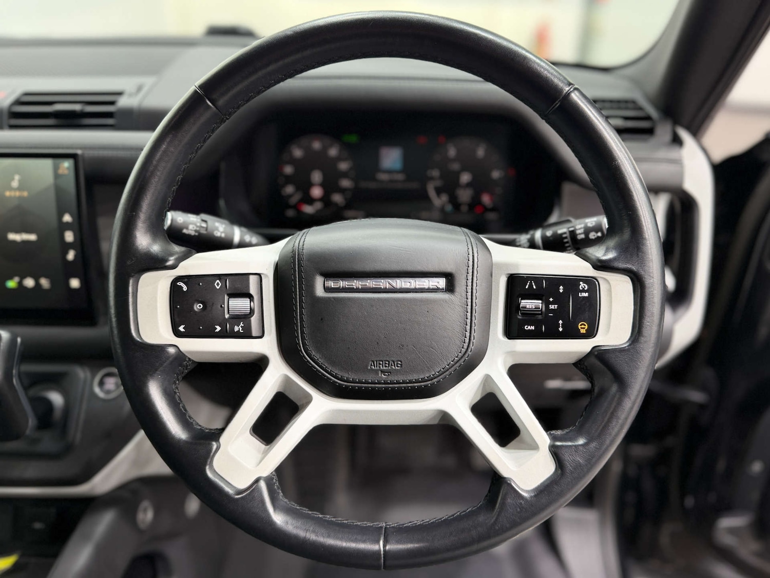 Used Land Rover Defender 2022 for sale - 76830078: Photo 19