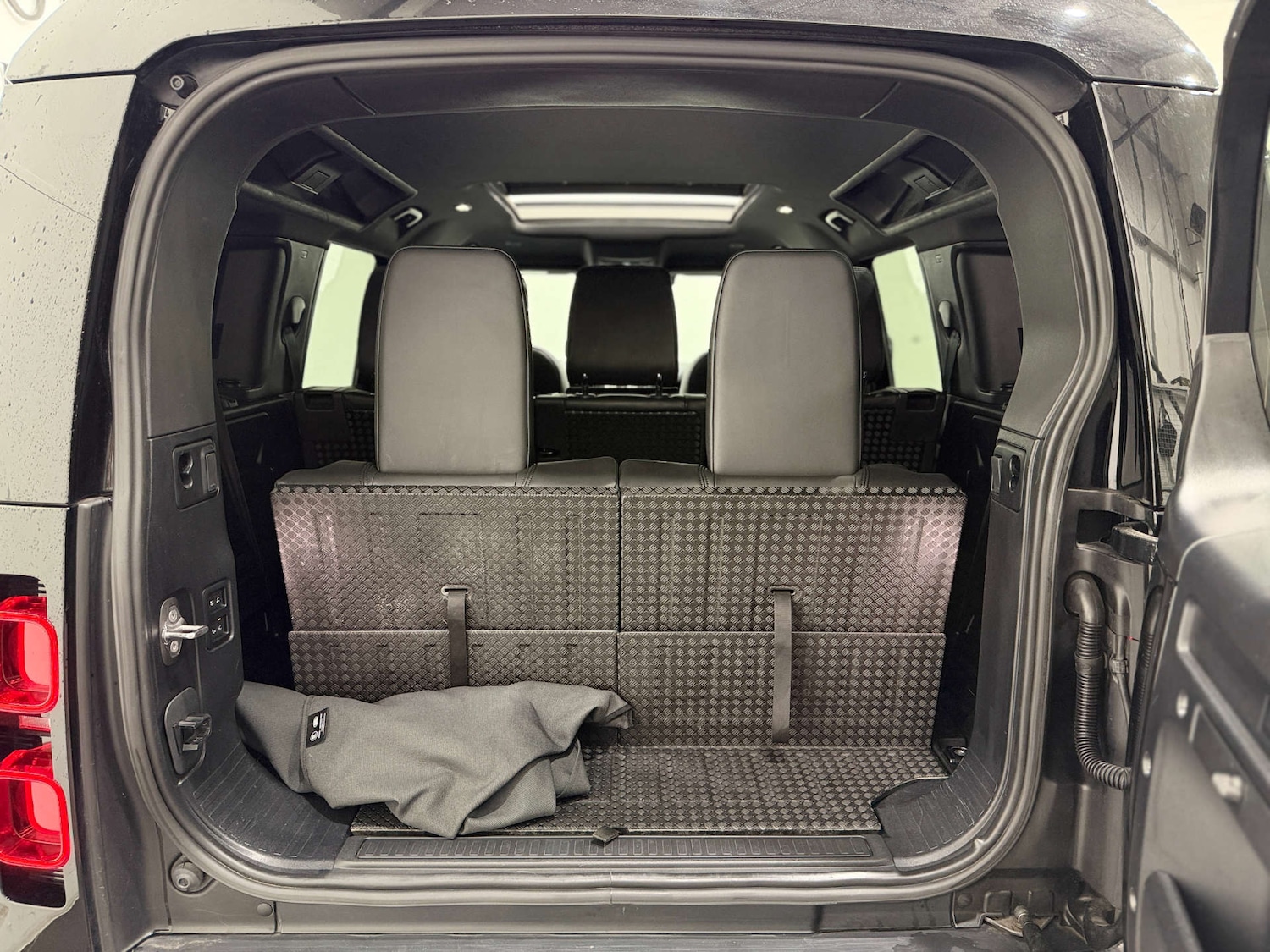 Used Land Rover Defender 2022 for sale - 76830078: Photo 22