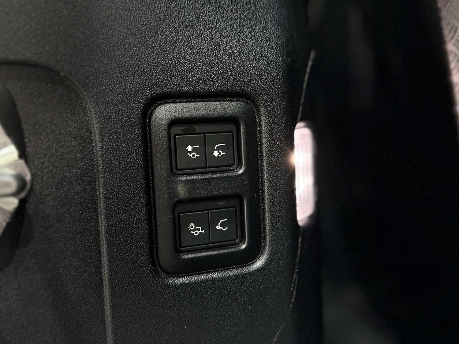 Used Land Rover Defender 2022 for sale - 76830078: Photo 23